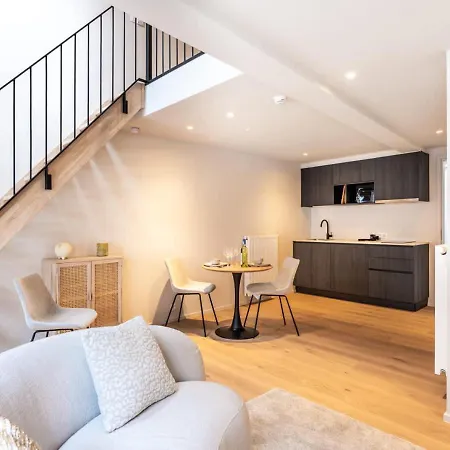 Huswell - Luxurious Duplex In Prime Location, Heart Of Apartment *