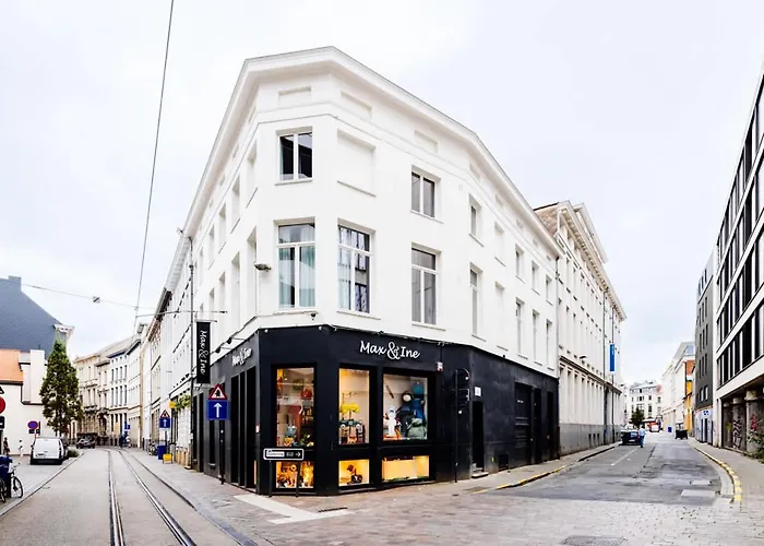 Huswell - Luxurious Duplex In Prime Location, Heart Of *